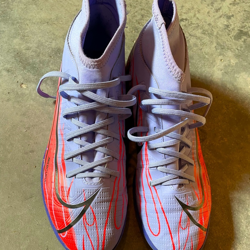 Men’s indoor soccer shoes